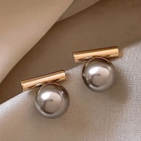 Lorelei Tahitian Pearl Post Earrings - Picture 2 of 2